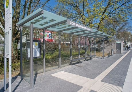 Eine Wartehalle am ZOB Weidenau