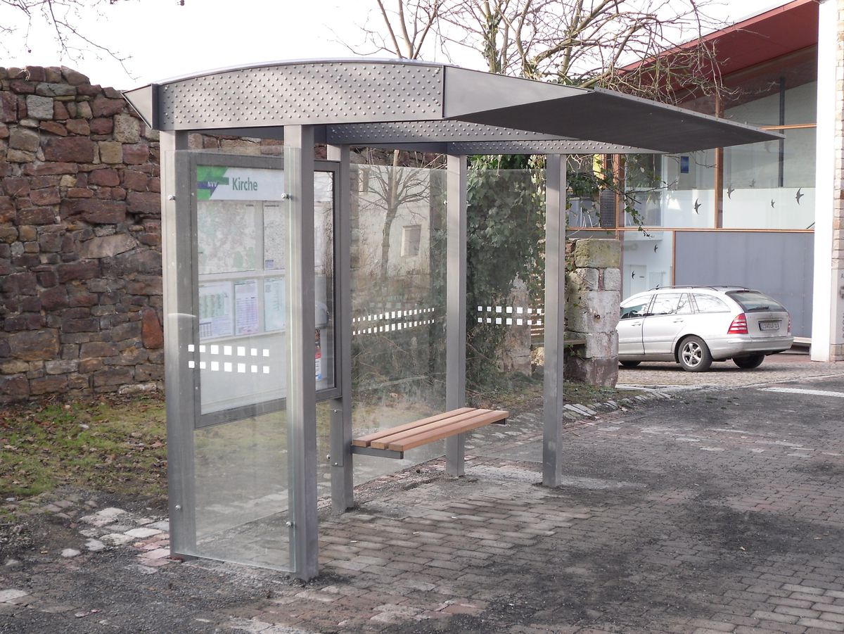 Eine Wartehalle der Reihe "Stop & Go"