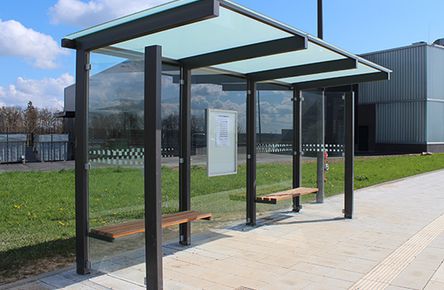 Eine Wartehalle am Wegesrand